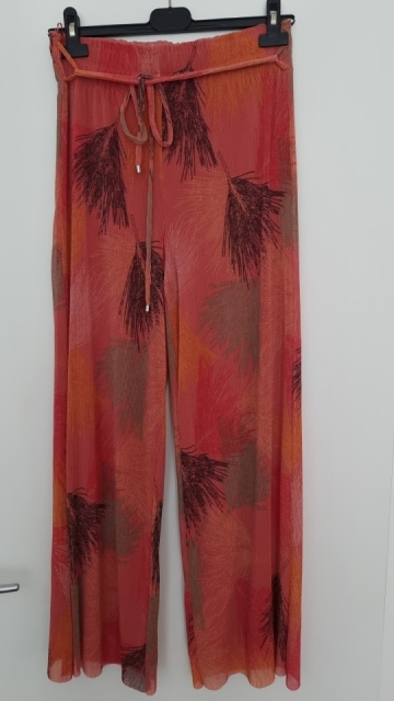 S oliver black label hlače št. S  18 €