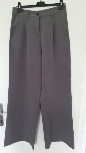 Urban classics elegantne hlače št. 36  15 €