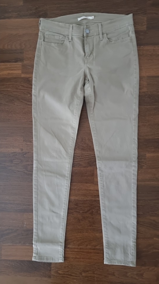 levis jeans št. 34  8 €