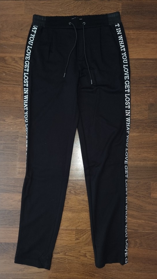 comma hlače št. 34 (tudi za manjšo št. 36)  10 €