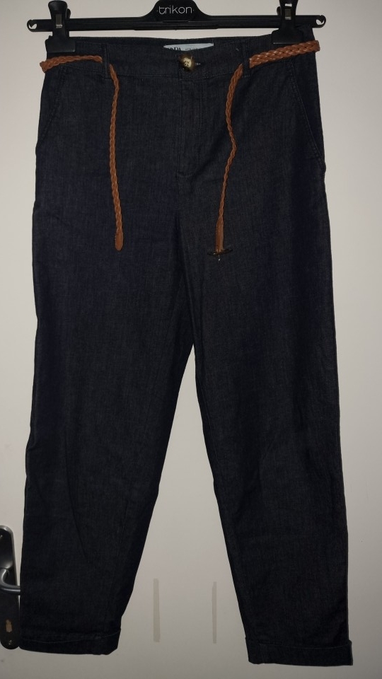 Zara jeans št. 34.... 12€