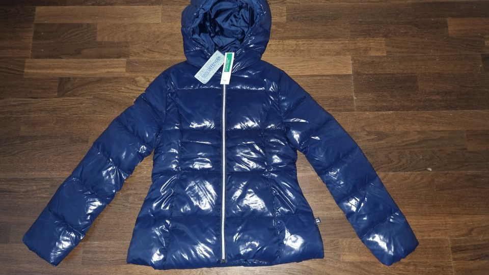 Benetton bunda št. 3XL (170cm).... 25 €