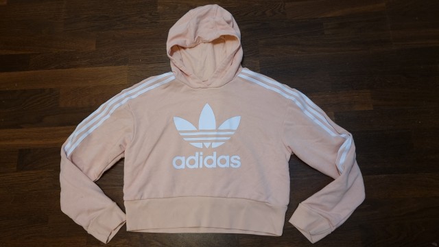 Adidas kaupcar št. 152 (tudi za 158)  14 €