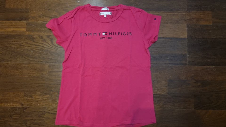 tommy hilfiger majčka št. 152  6 €