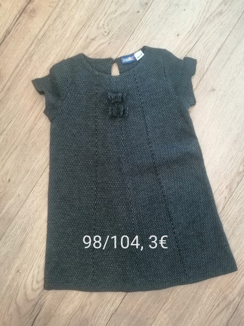 Obleka 98 / 104 3€