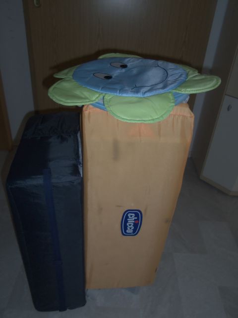 Chicco prenosna posteljica Spring + mehka zložljiva podloga/jogi