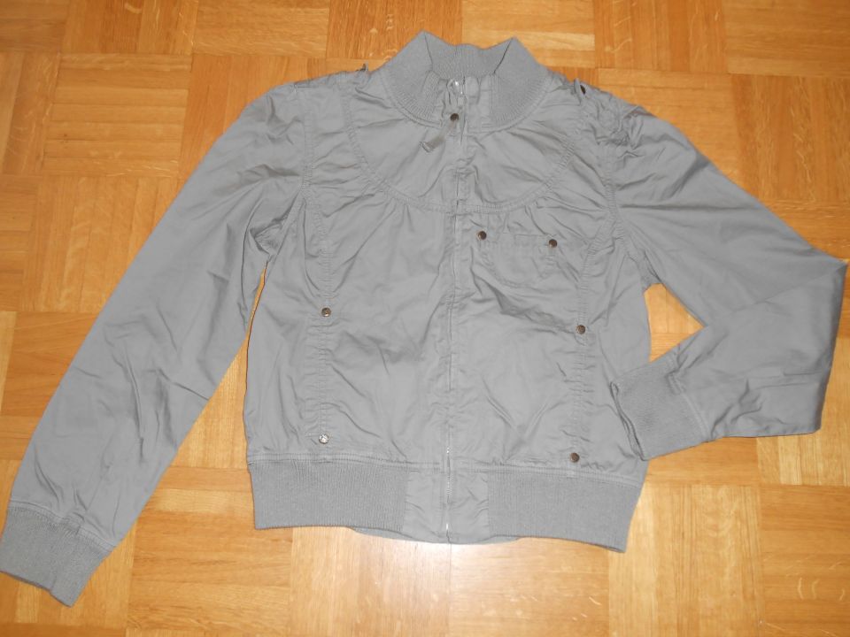 Tanjša jaknca (S/M), ESPRIT majica(M)