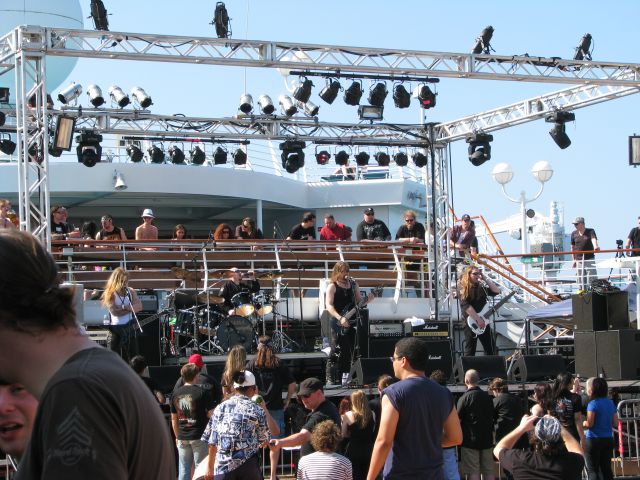 70000tons of metal - foto
