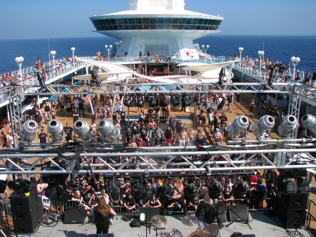 70000tons of metal - foto
