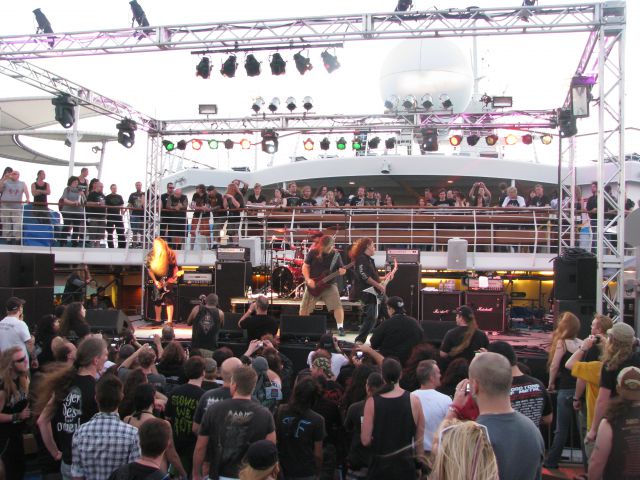 70000tons of metal - foto