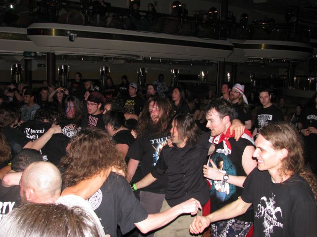 70000tons of metal - foto