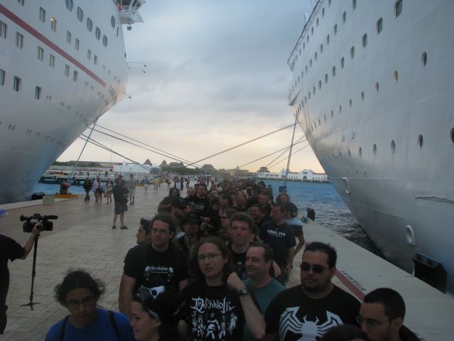 70000tons of metal - foto