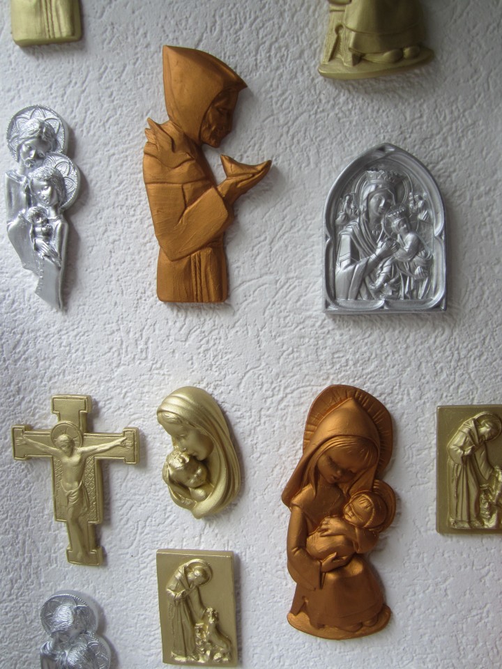 Sv. Frančišek, sv. Družina, križ... - foto povečava