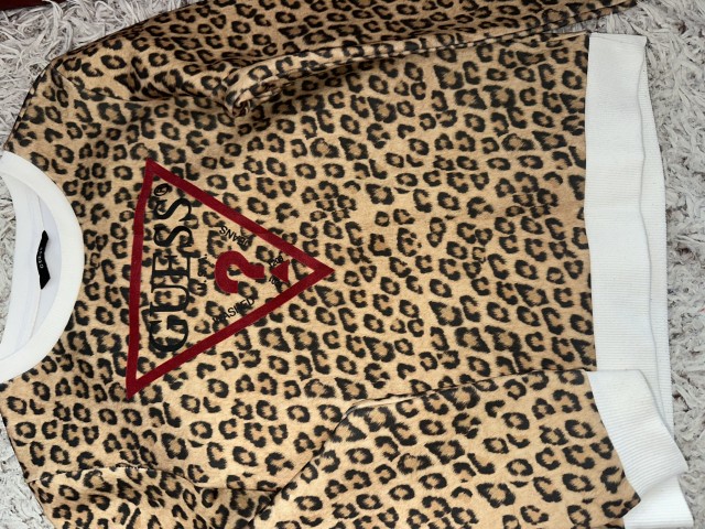 Guess pulover, 12y, 15€ - foto