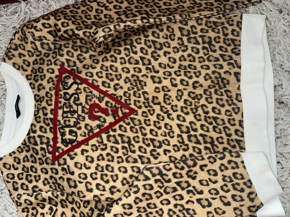 Guess pulover, 12y, 15€ - foto povečava