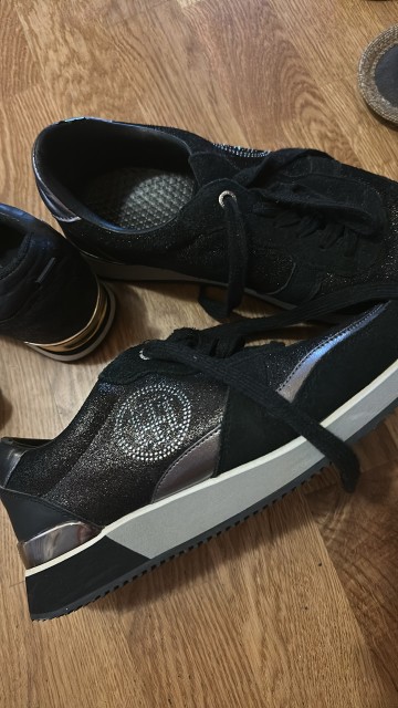 Hilfiger, 38, 15€