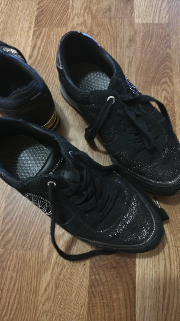 Hilfiger, 38, 15€