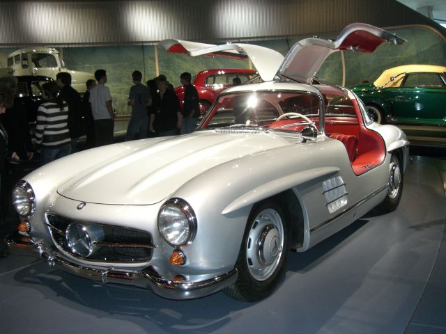 Mercedes museum - foto