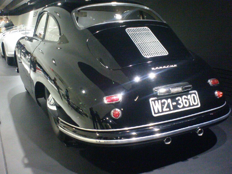 Porsche Museum - Stuttgart - foto povečava