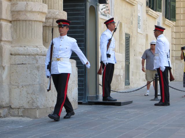 Valletta - Buckingham Palace, castna straza