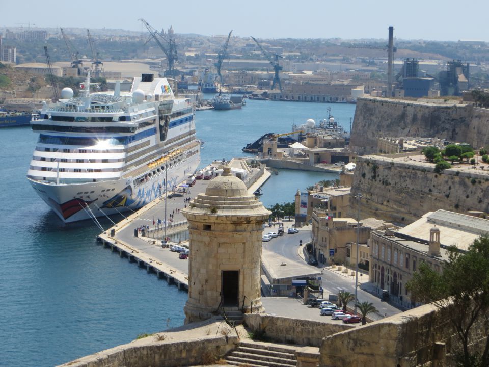 Valletta - pogled z botanicnega parka