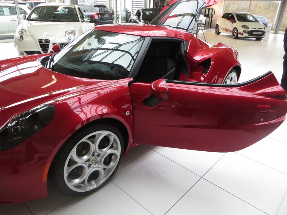 Alfa Romeo 4C - foto povečava