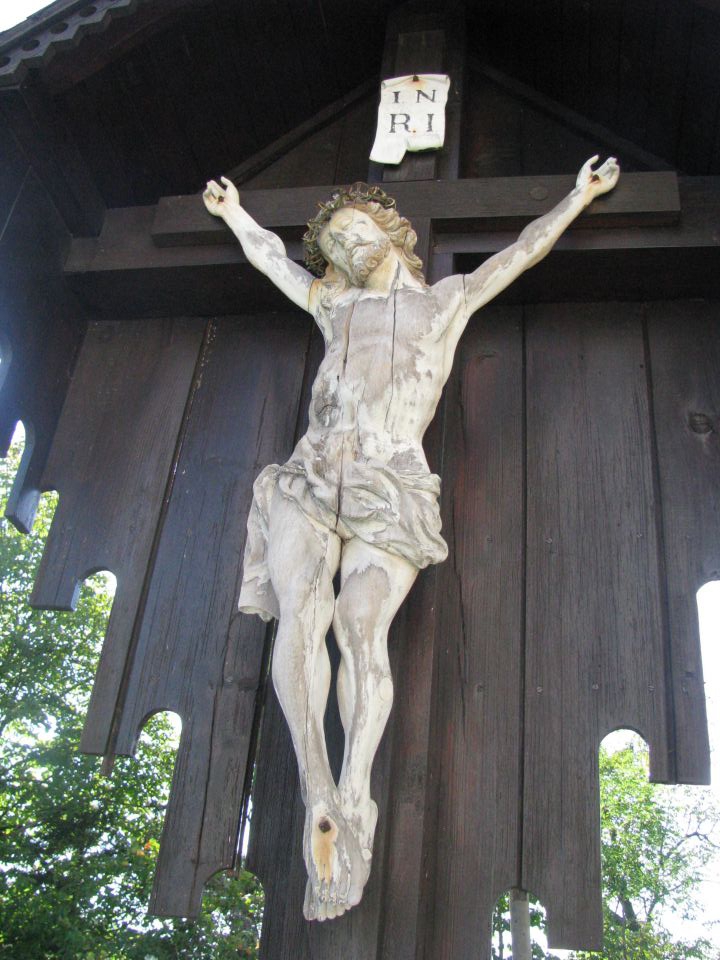 Križ na pokopališču v Turju