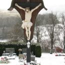 križ na pokopališču