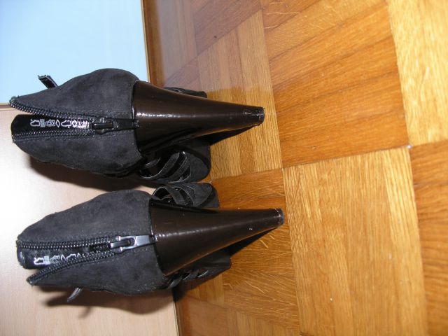 čevlji št.38 (sandali,škornji) - foto