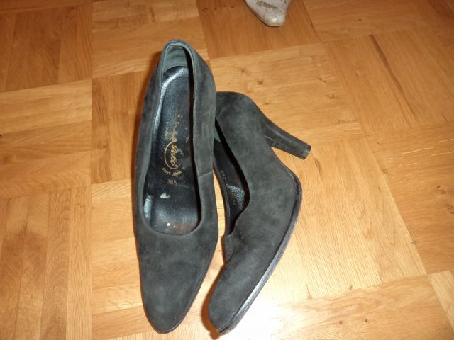Novi čevlji, št. 36 (večji) 6 Eur