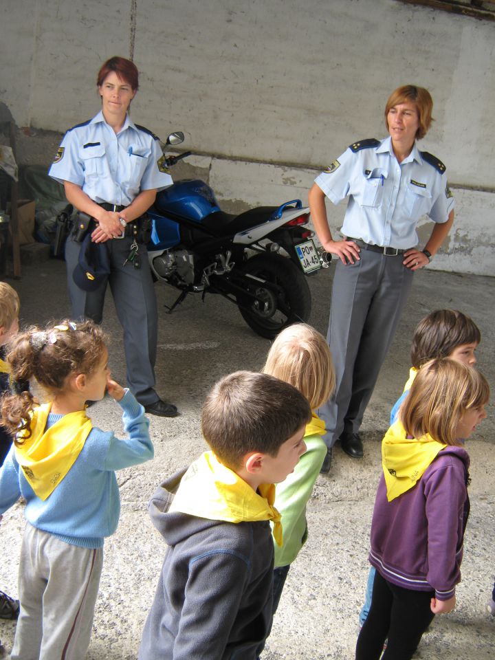 Obisk na policijski postaji postojna 7.6.2012 - foto povečava