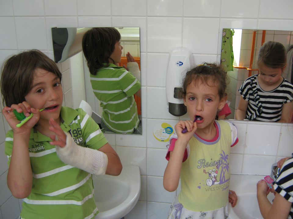 Zadnji dan umivanja zob v vrtcu 8.6.2012 - foto povečava