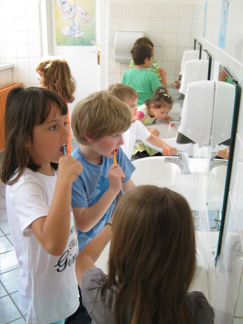 Zadnji dan umivanja zob v vrtcu 8.6.2012 - foto
