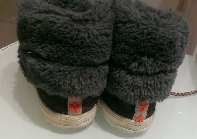 Zara visoke superge št.35