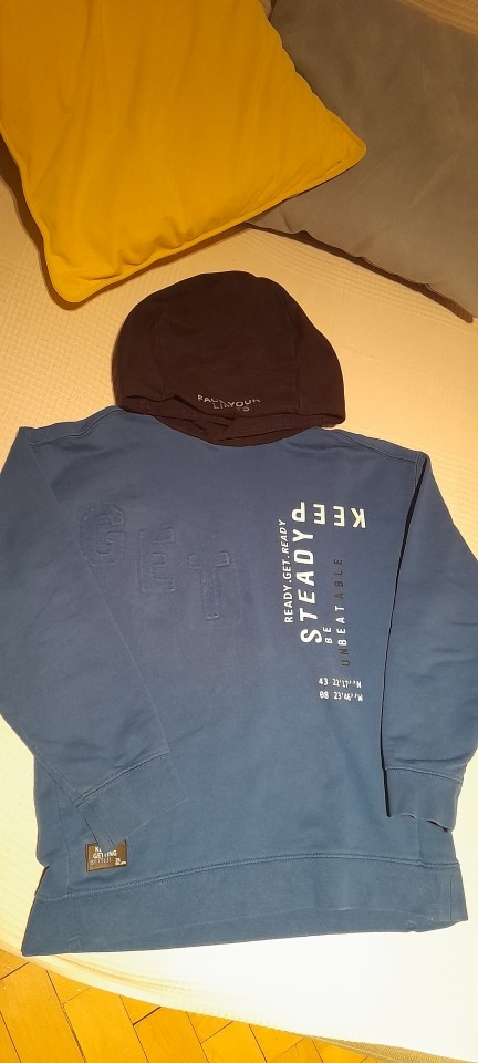 Zara pulover  št.140
