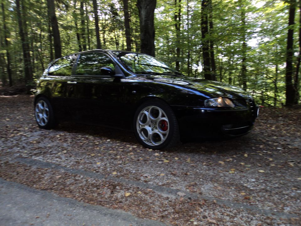 Alfa147 - foto povečava