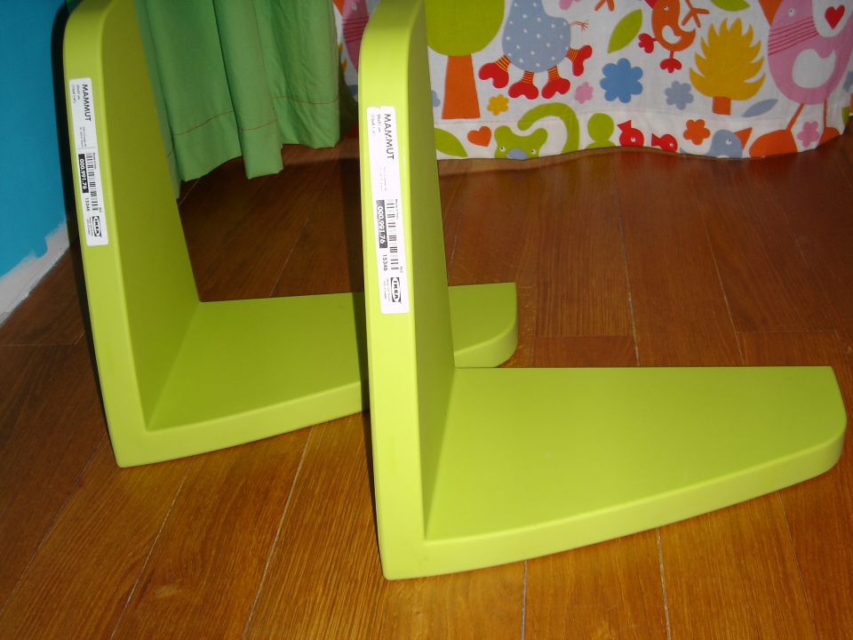 Ikea polici, zelene barve iz serije Mamut, novi