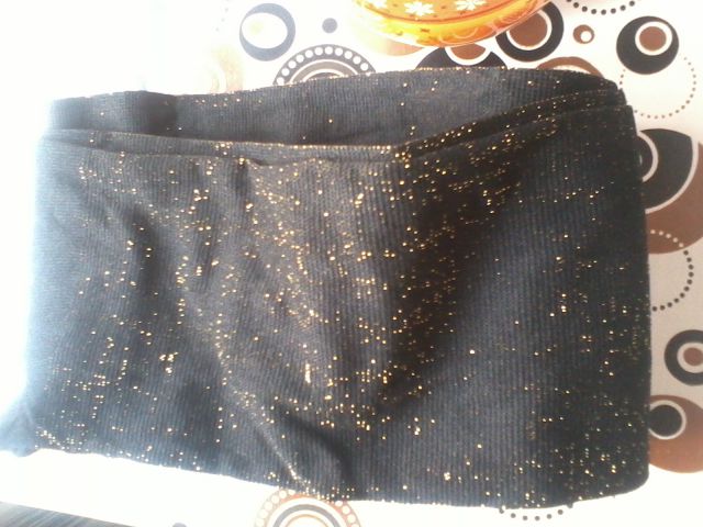 črne z zlatimi bleščicami, nenošene, S/M 5€ legice pajkice