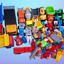 Komplet otroških igrač, vozil,... 25 € + še dodam