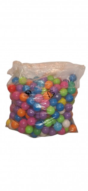 Veliko plastičnih žogic, za bazen, za igro,...