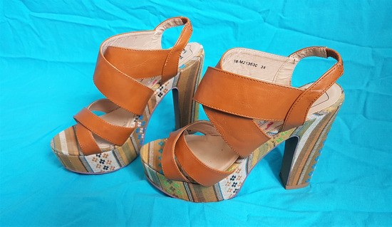 Sandali s peto in platformo Mer Maid, 36