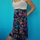 Poletna obleka z rožami in kvačkanim dodatkom, XS, 3.5e