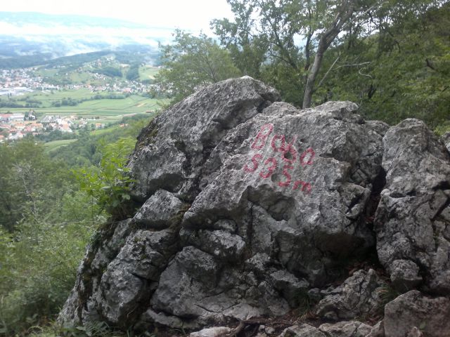 Tik pred 7h sm že na Babi in klik s pogledom na Poljčane.