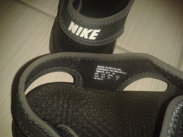 Nike sandalčki št. 26