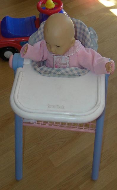 Dojenček baby born linije,stolček za hranjenje podarim 10