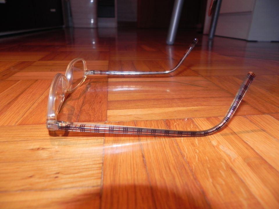 korekcijska očala, za porabit okvir:-), burberry, 10 eur