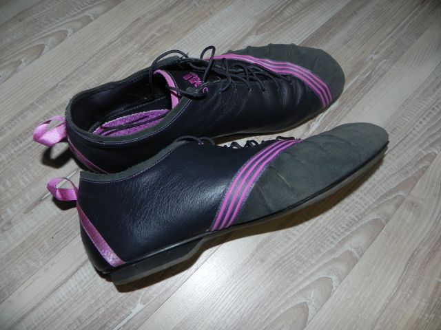 Adidas čevlji/športni copati, št.40, 25 eur
