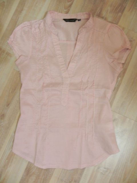 Elastična srajca/majica, sv.roza in bela, svetleč material. s/m, 5 eur