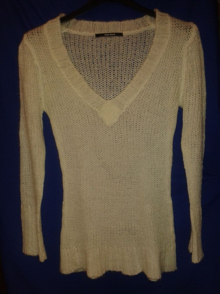 luknjičast, smetana pulover, s/m, 4 eur