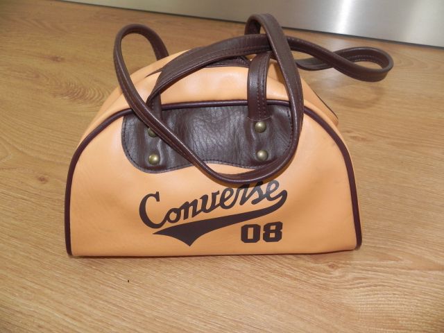 Converse torbica, srednje velikosti, 5 eur